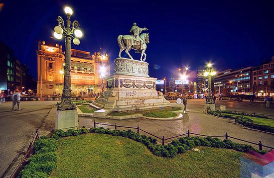 The Republic Square | Hostel M in Belgrade